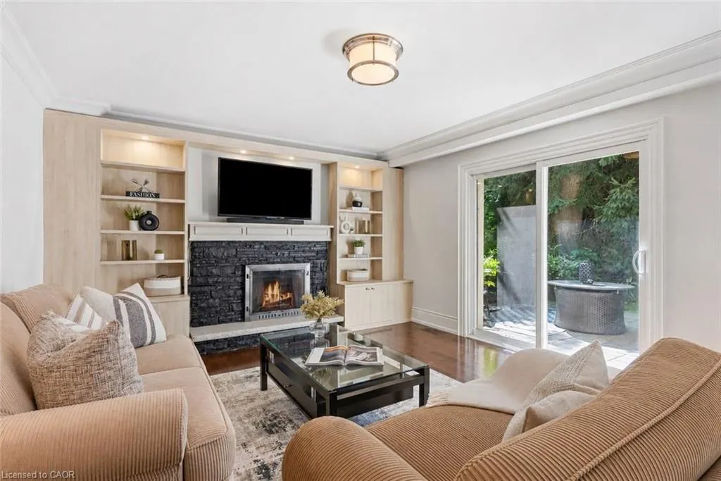 1063 Greenoaks Drive