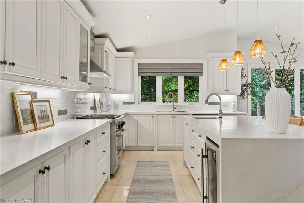 1063 Greenoaks Drive