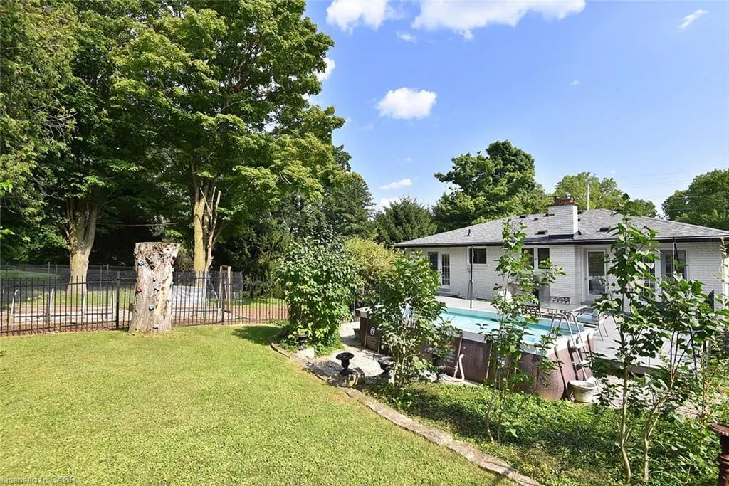 843 Governor's Road
