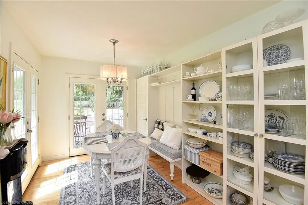 843 Governor's Road