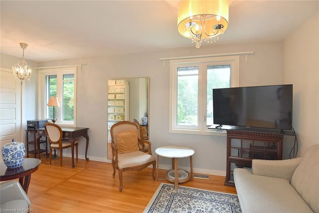 843 Governor's Road
