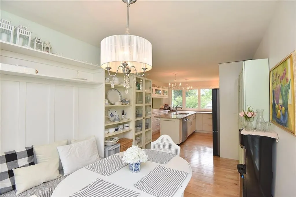 843 Governor's Road