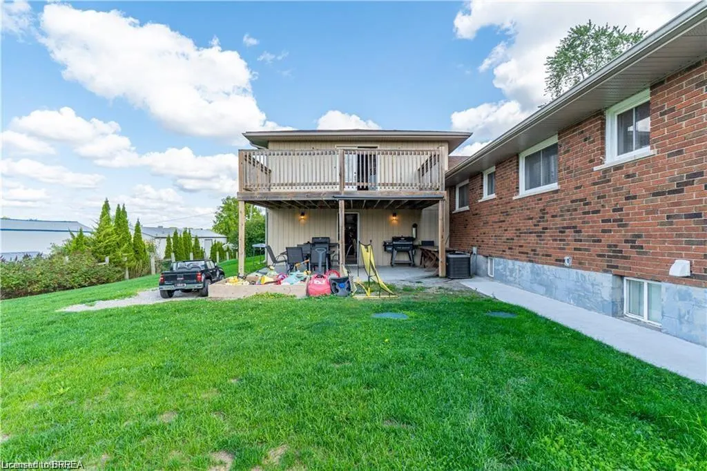 591 Governors Road E