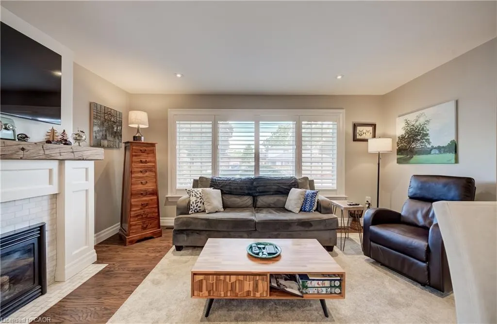 21 Loma Drive