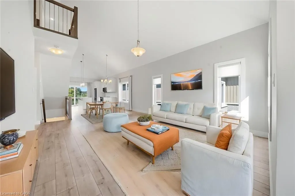 744 Nelson Street W #10