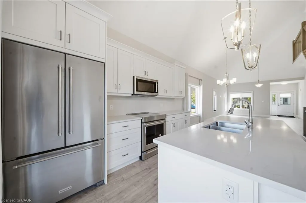744 Nelson Street W #10