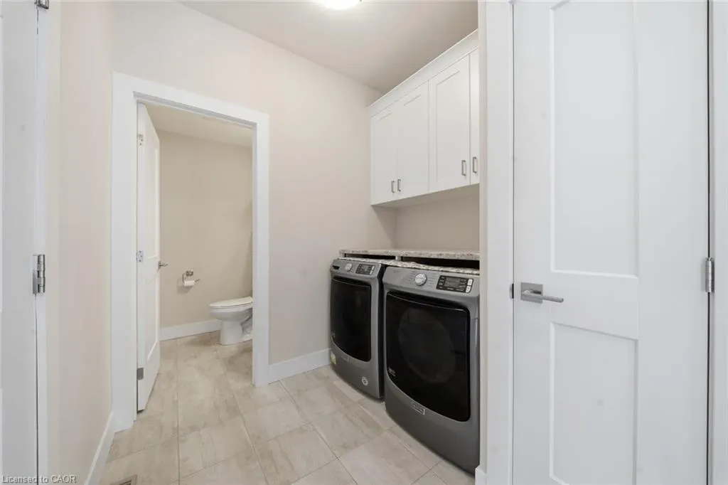744 Nelson Street W #10
