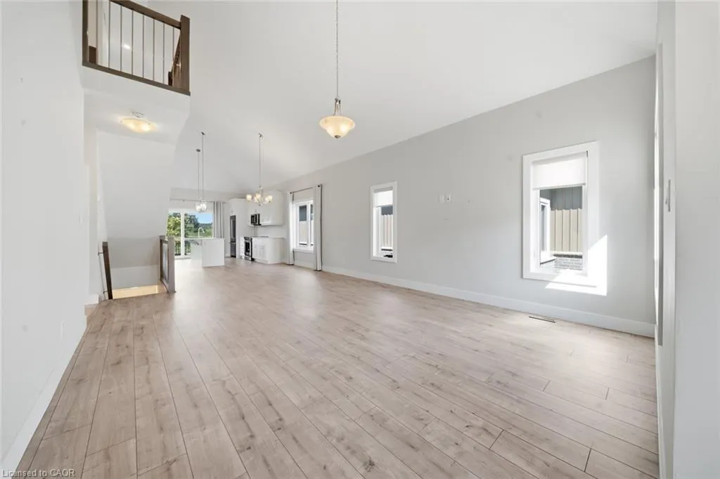 744 Nelson Street W #10