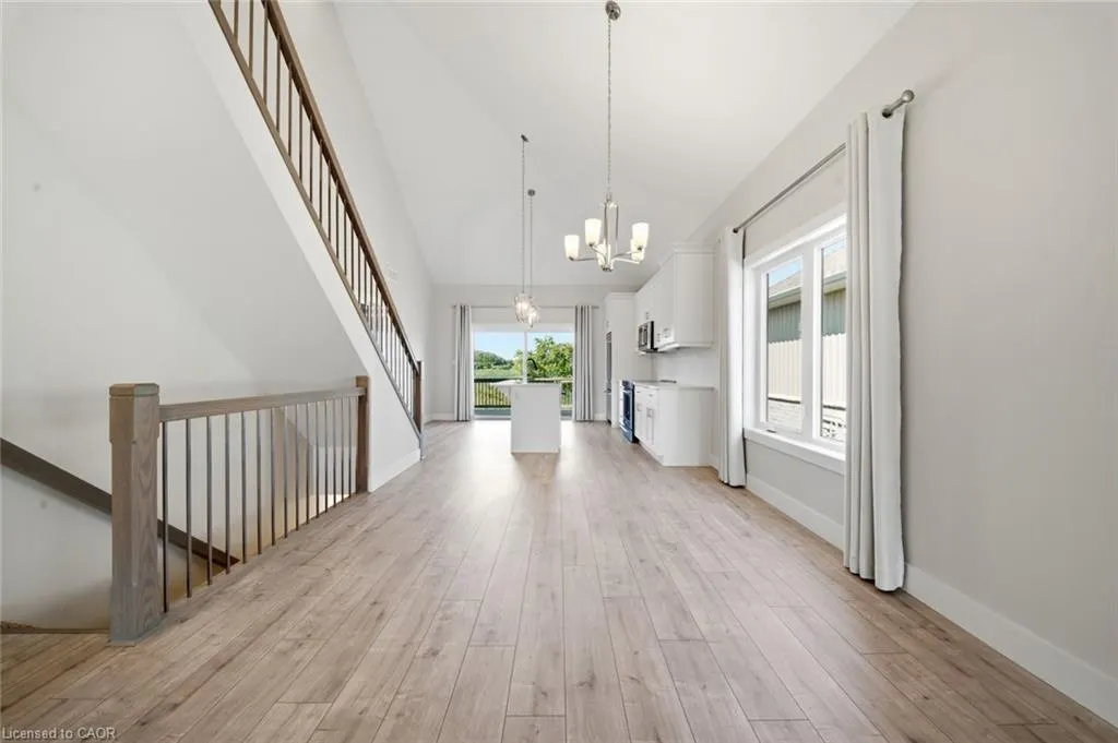744 Nelson Street W #10
