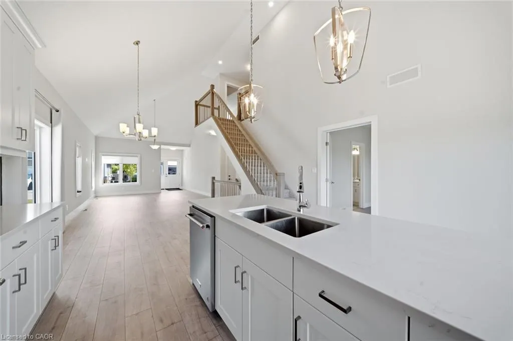 744 Nelson Street W #10