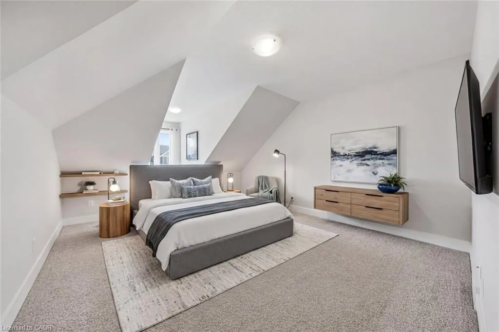 744 Nelson Street W #10