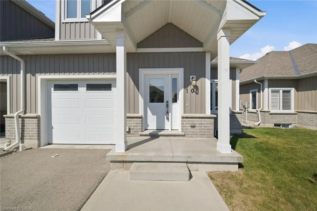 744 Nelson Street W #10