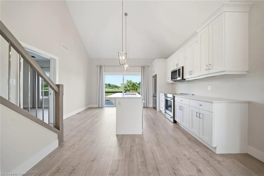 744 Nelson Street W #10