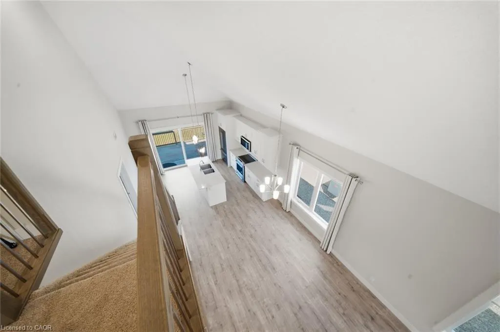 744 Nelson Street W #10