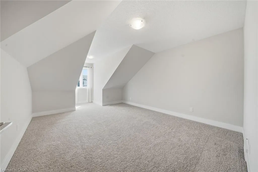 744 Nelson Street W #10