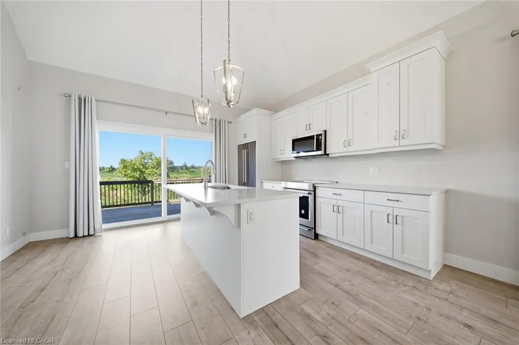 744 Nelson Street W #10