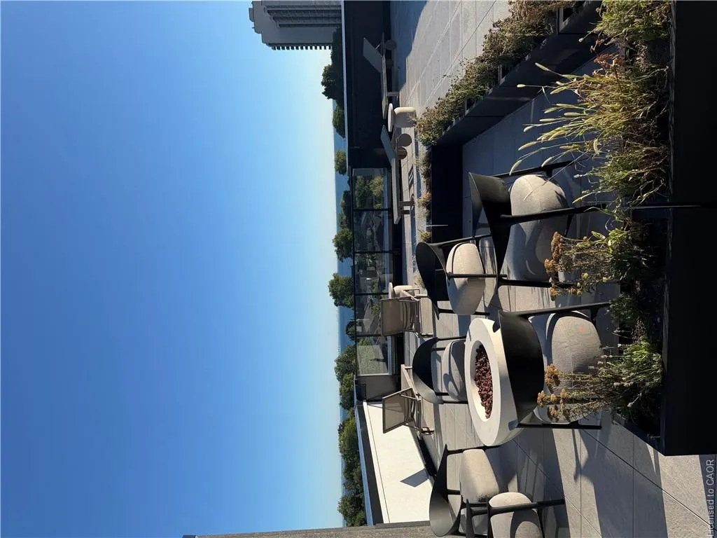 461 Green Road #205
