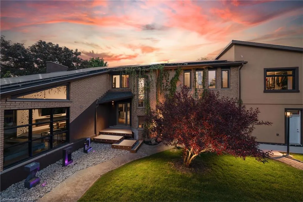 36 Lakeview Drive