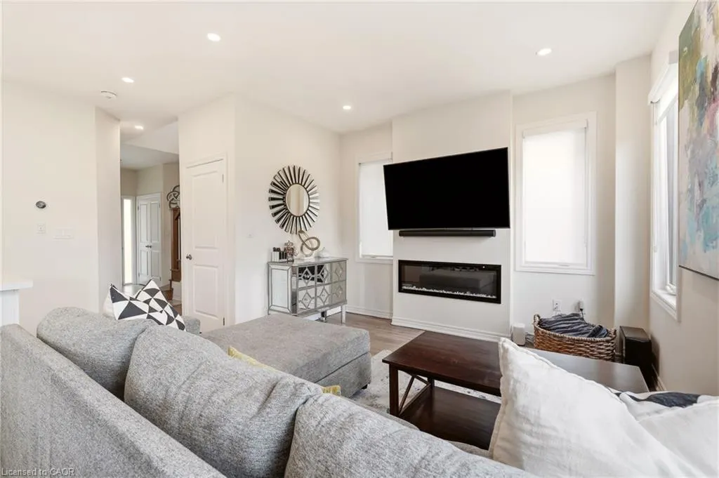 67 Pinot Crescent