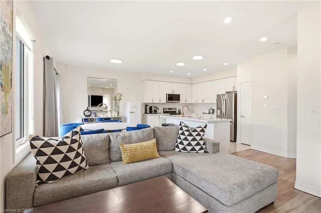 67 Pinot Crescent