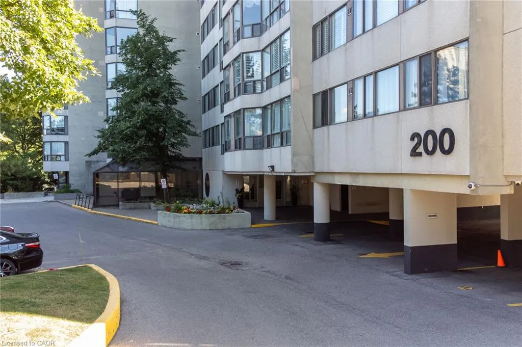 200 Robert Speck Parkway #PH1