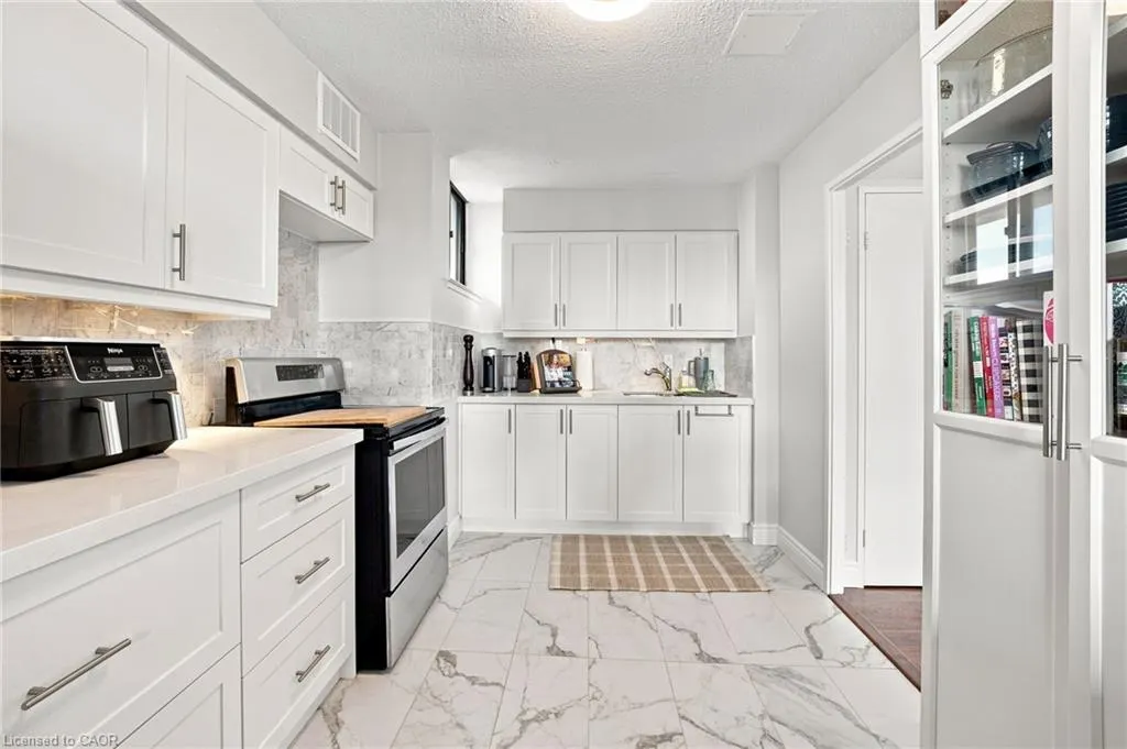 200 Robert Speck Parkway #PH1