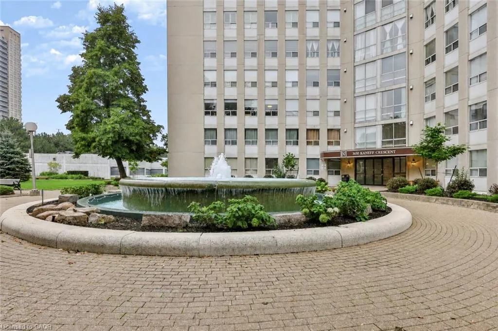 3650 Kaneff Crescent #2801