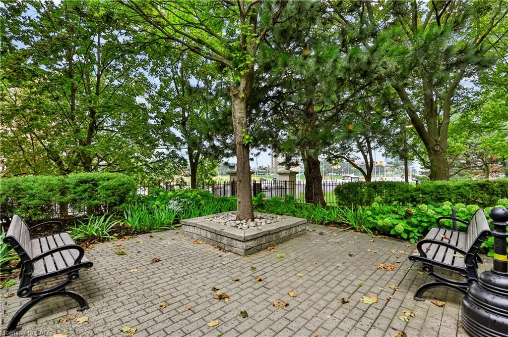 3650 Kaneff Crescent #2801