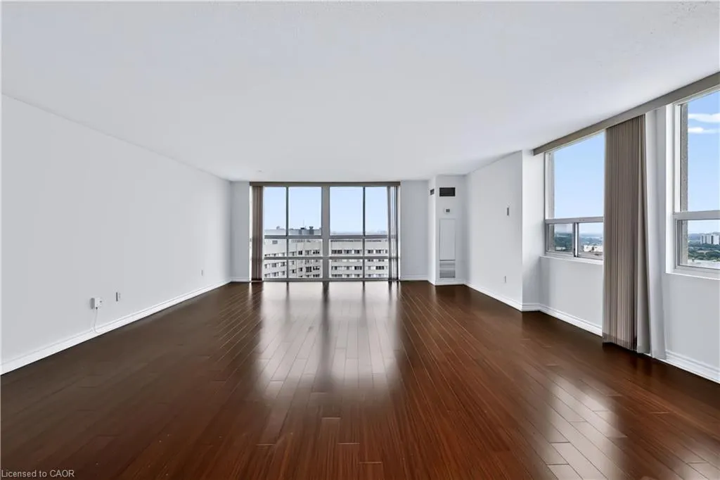 3650 Kaneff Crescent #2801