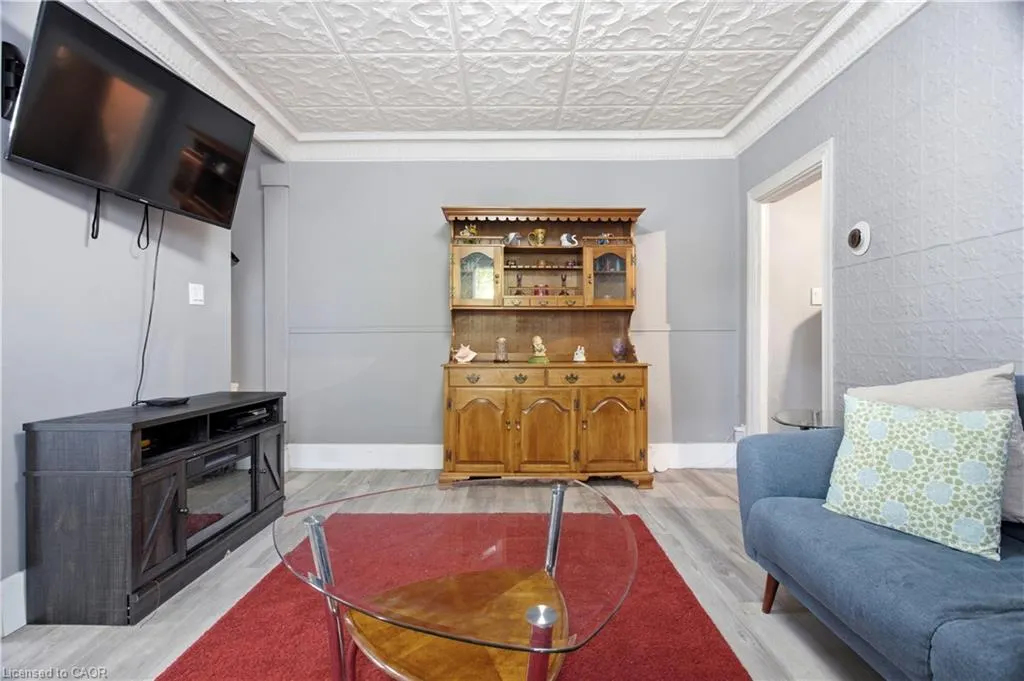 1108 Queenston Road
