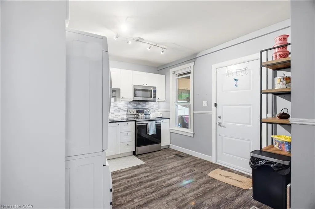 1108 Queenston Road