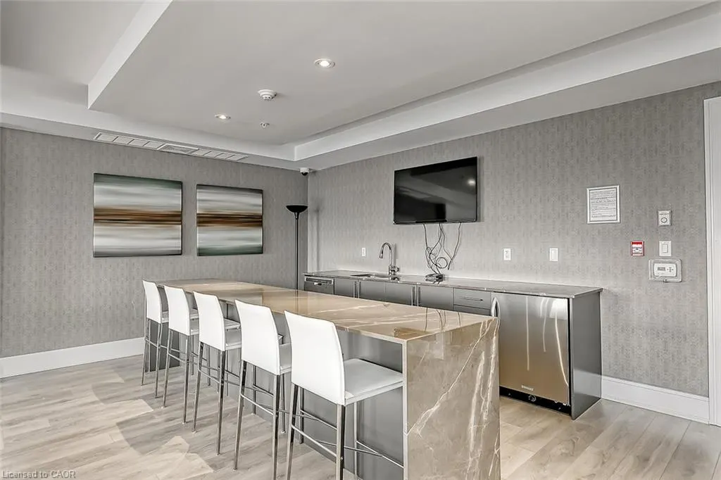 128 Garden Drive #102