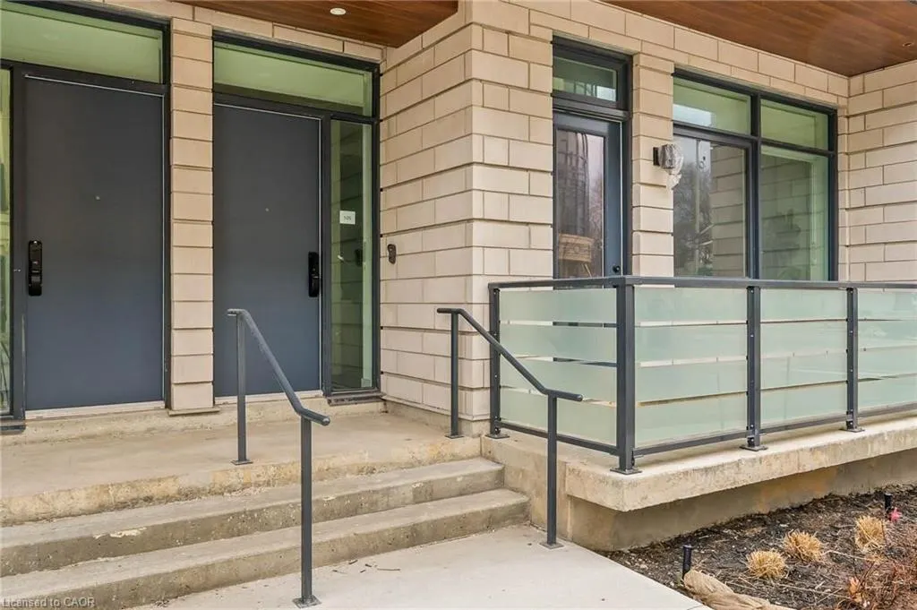 123 Maurice Drive #105