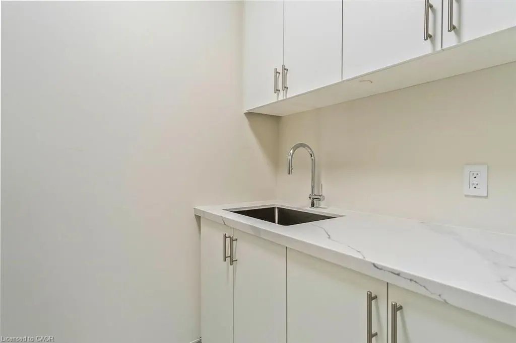 123 Maurice Drive #201