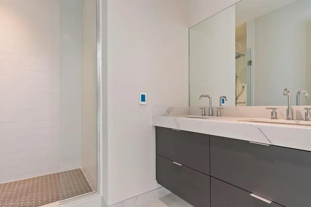 123 Maurice Drive #201
