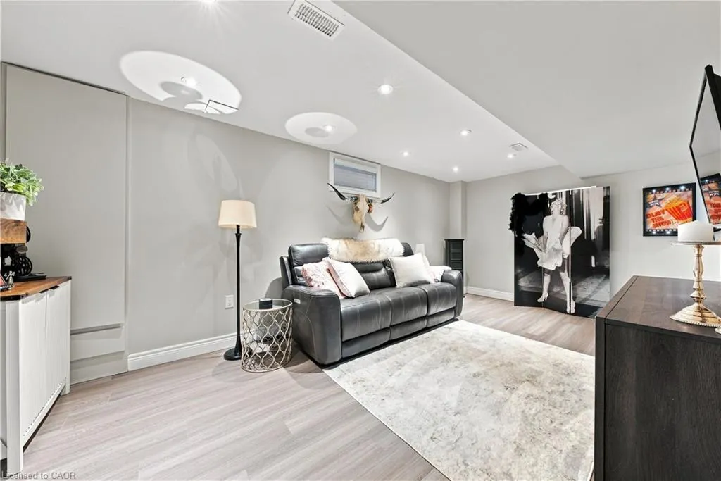 71 Riviera Ridge