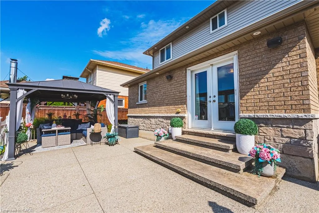 71 Riviera Ridge