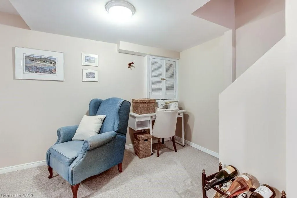 4 Edgewater Drive