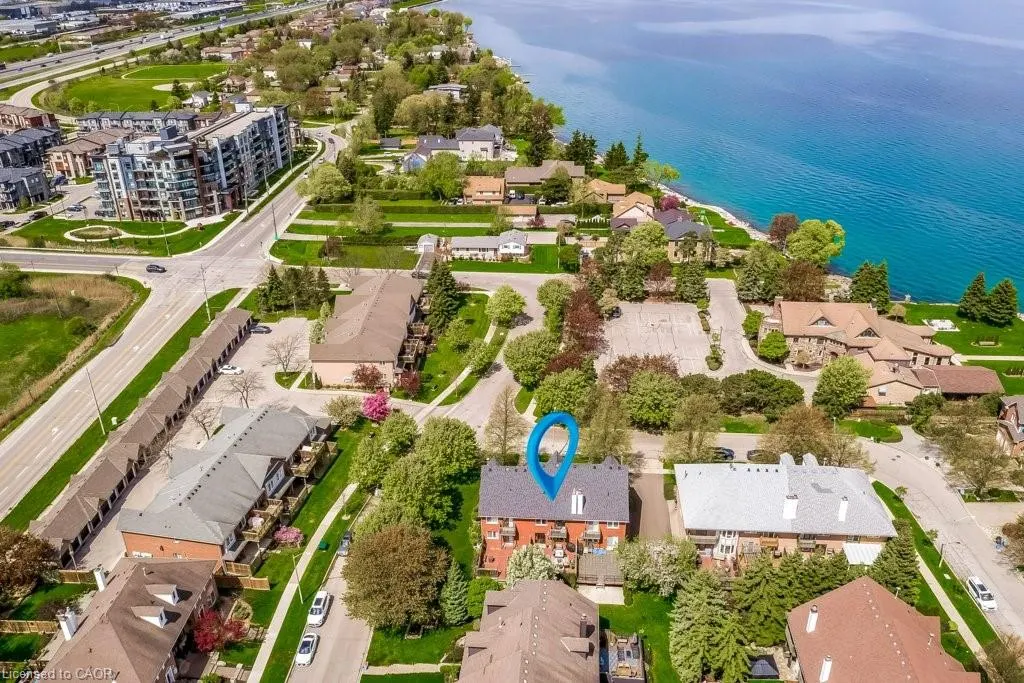 4 Edgewater Drive