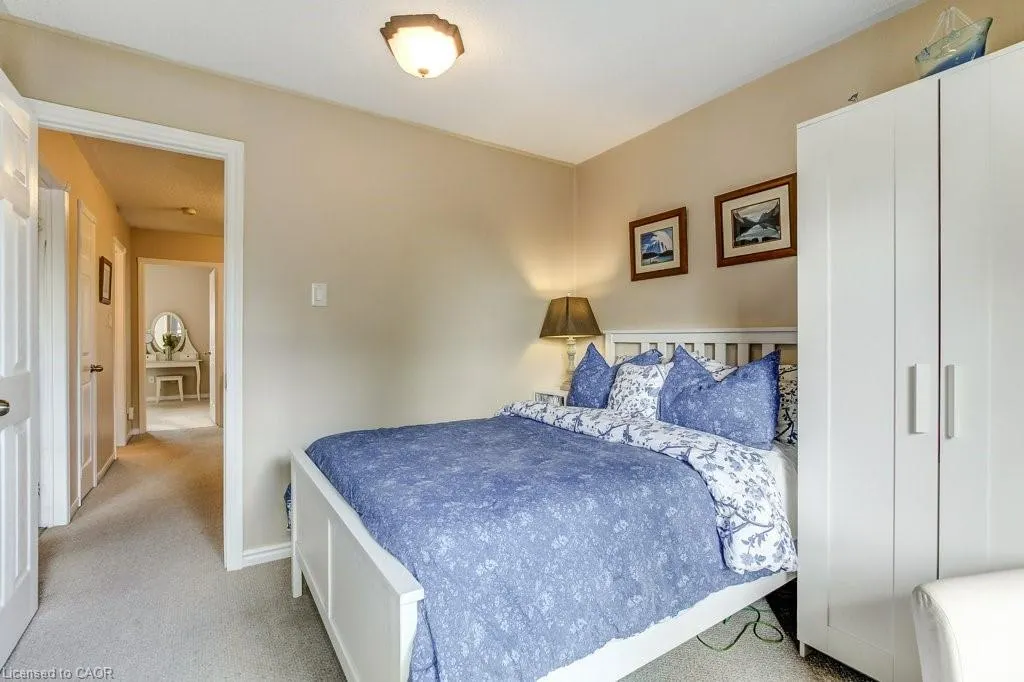 4 Edgewater Drive