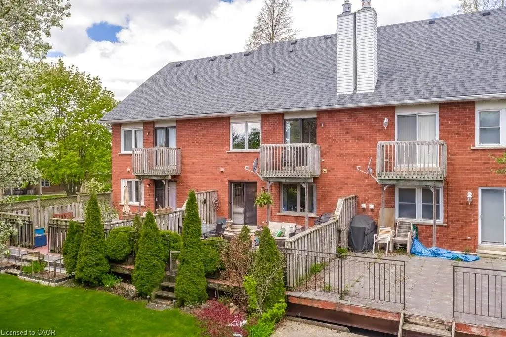 4 Edgewater Drive