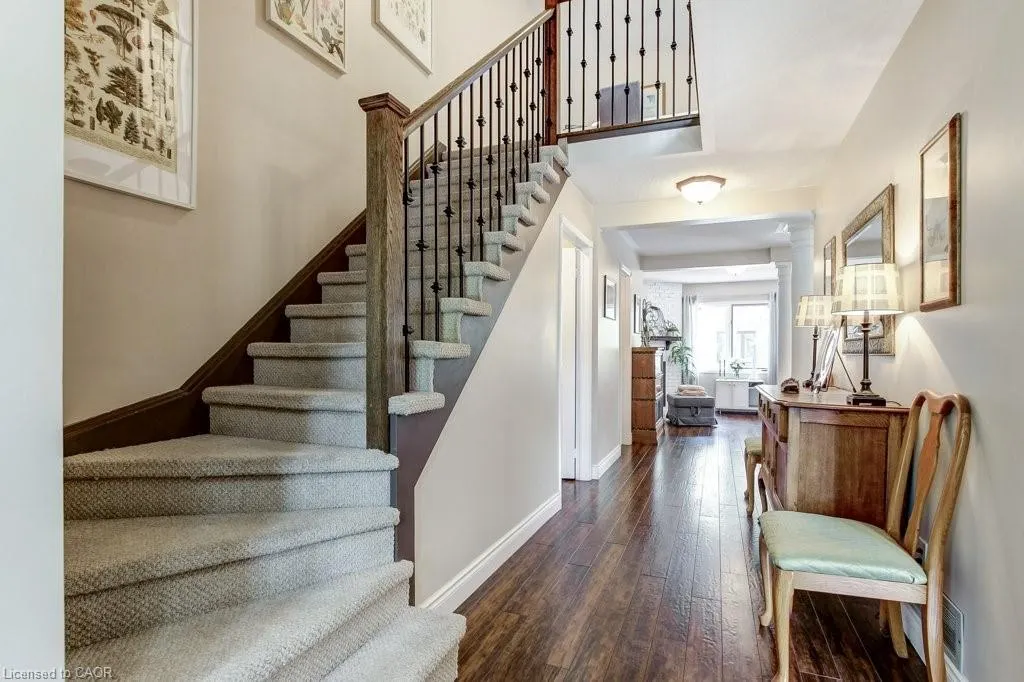 4 Edgewater Drive