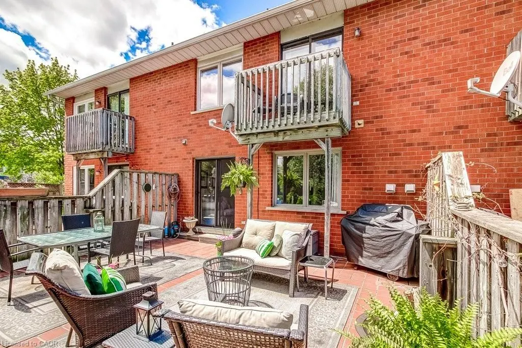 4 Edgewater Drive