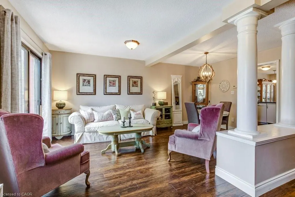 4 Edgewater Drive