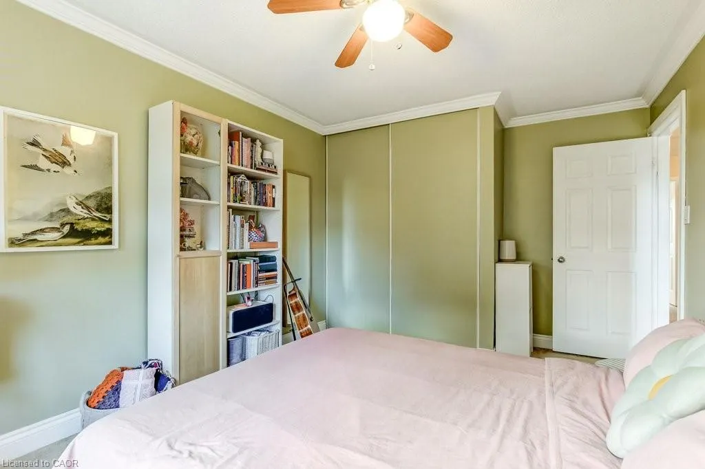 4 Edgewater Drive