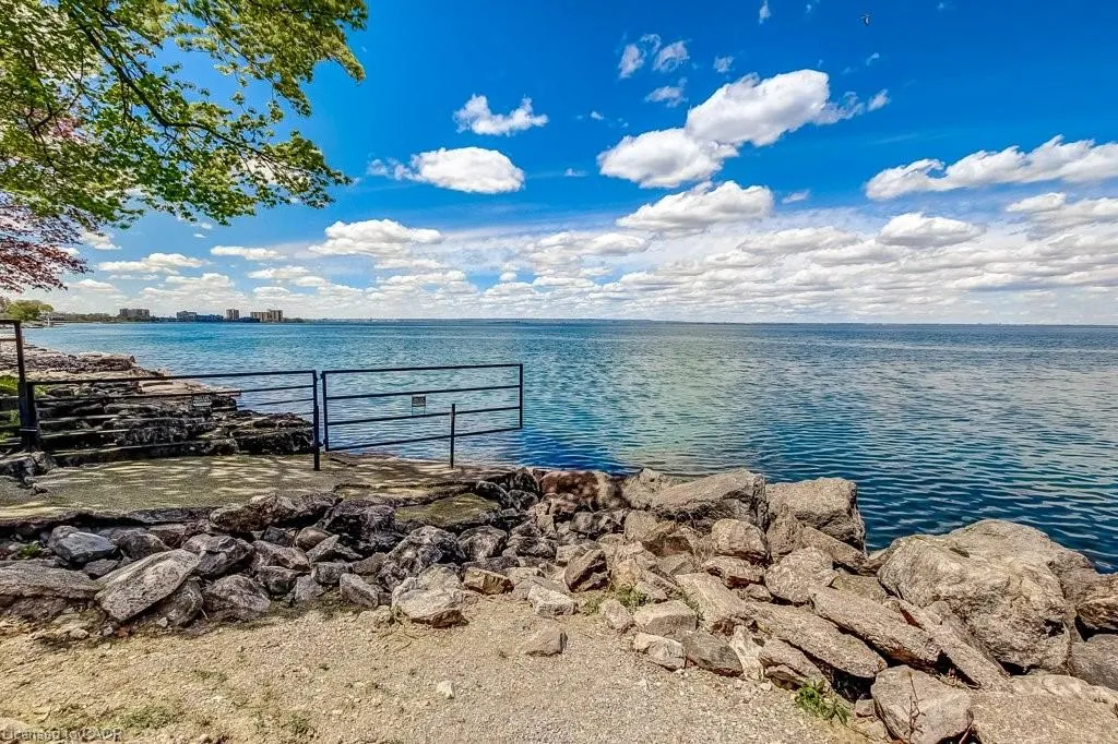 4 Edgewater Drive