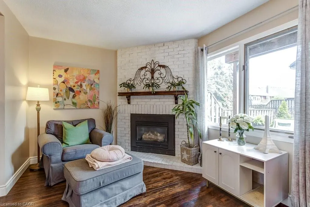 4 Edgewater Drive