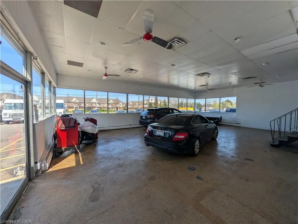 542-548 Highway 8