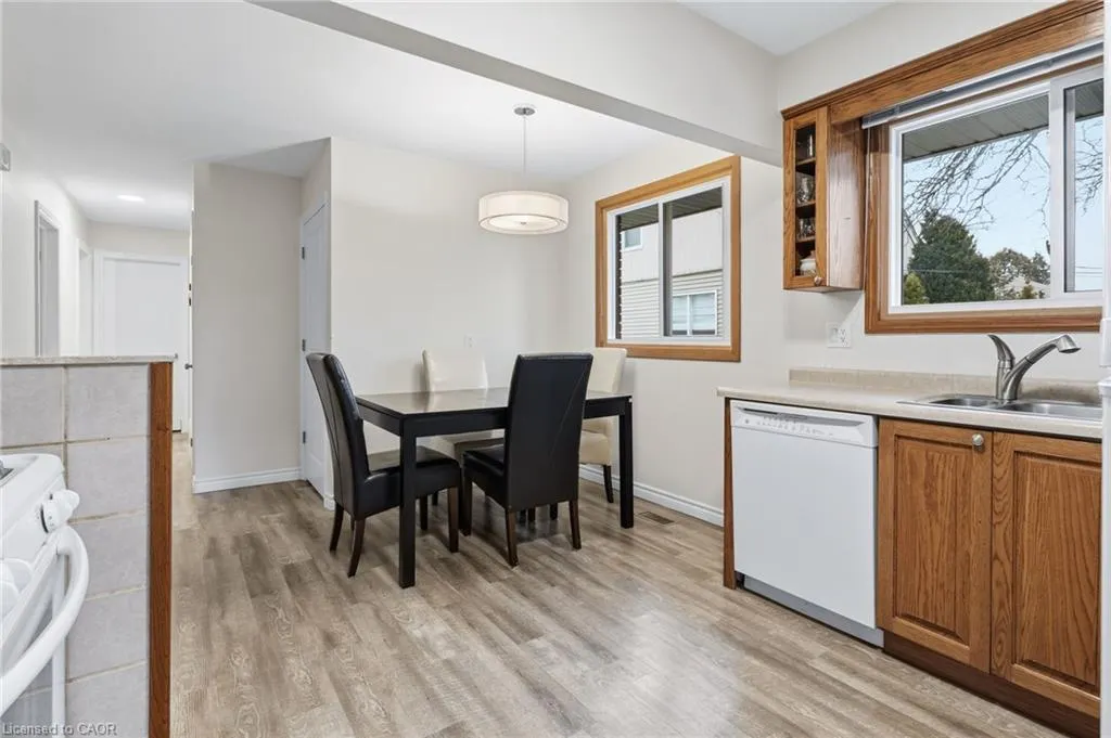 27 Blenheim Drive