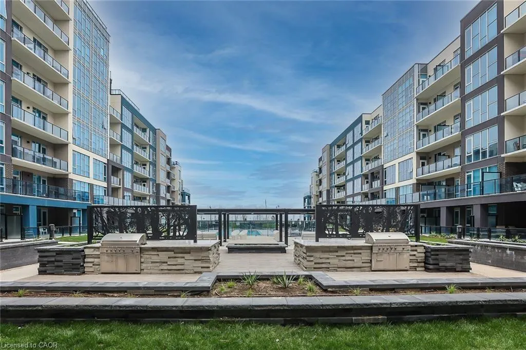 16 Concord Place #803
